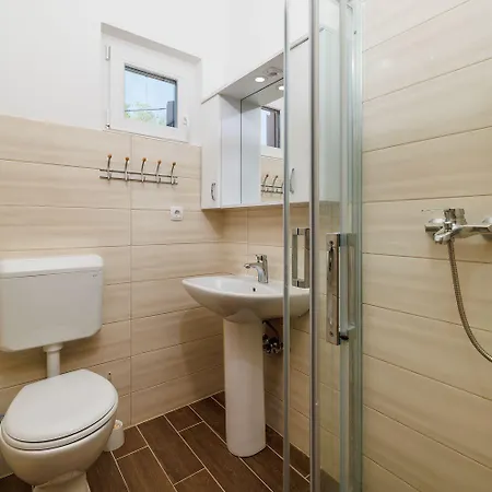 Apartment Malerisches Studio-apartment Mit Meerblick, Privatparkplatz, Klima