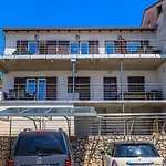 Malerisches Studio-apartment Mit Meerblick, Privatparkplatz, Klima Daire Crikvenica