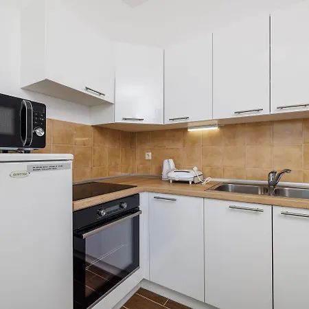 公寓 Malerisches Studio-apartment Mit Meerblick, Privatparkplatz, Klima 茨里克韦尼察