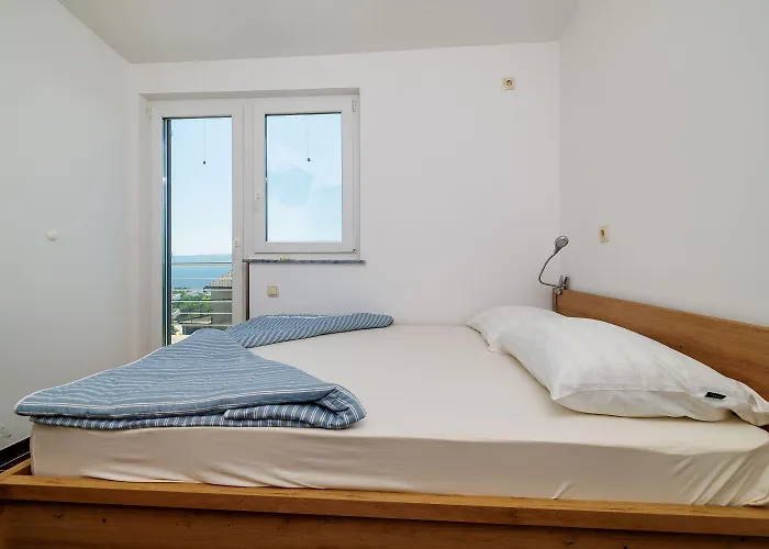Daire Malerisches Studio-apartment Mit Meerblick, Privatparkplatz, Klima