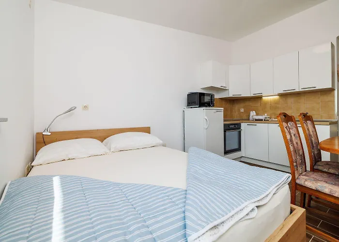 Daire Malerisches Studio-apartment Mit Meerblick, Privatparkplatz, Klima *