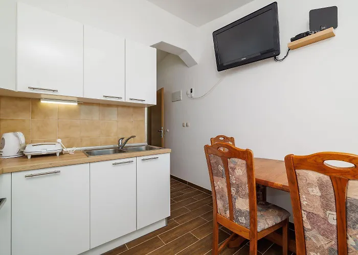Malerisches Studio-apartment Mit Meerblick, Privatparkplatz, Klima Apartman